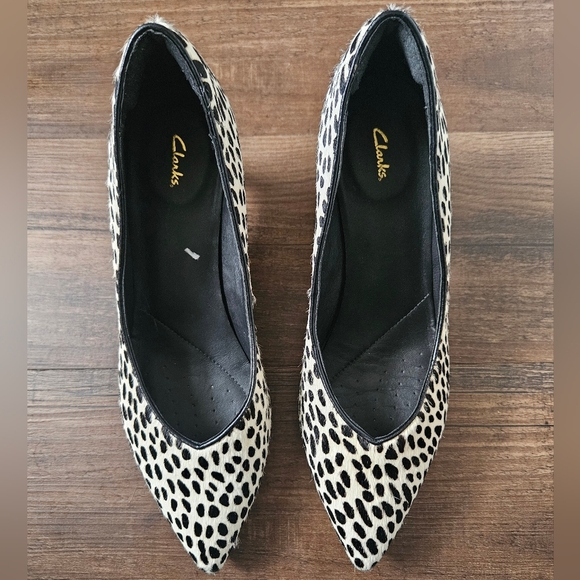 Clarks Laina 55 Court 2 Pumps Dalmation Animal Print 2" Heel, Women 8M - Picture 1 of 7